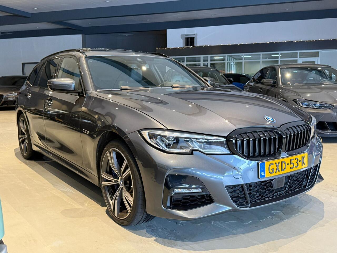 BMW 3-SERIE Touring 330e xDrive High Executive M Sport Panodak Laserled HUD Adaptive Cruise Leder