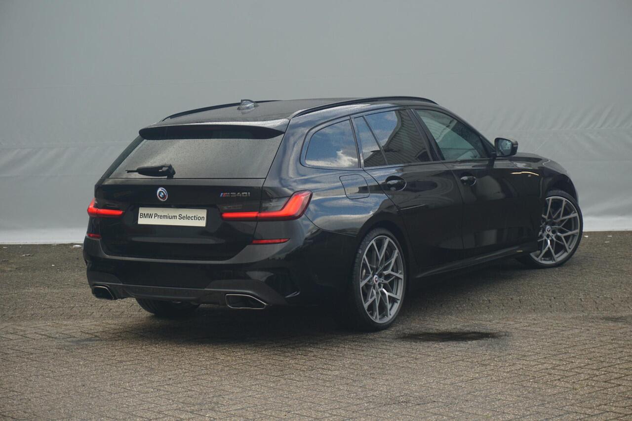 BMW 3-SERIE Touring M340i xDrive High Executive M Sport Plus Pack 19'' / Panoramadak / Harman Kardon / Head-Up Display / Elektrisch verstelbare stoelen / Trekhaak