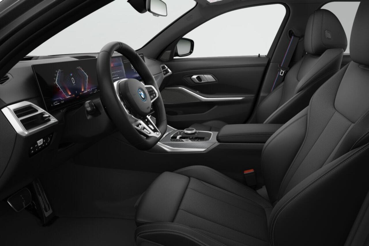 BMW 3-SERIE Touring 330e | M Sport Pro | Innovation Pack | Comfort Pack | Trekhaak