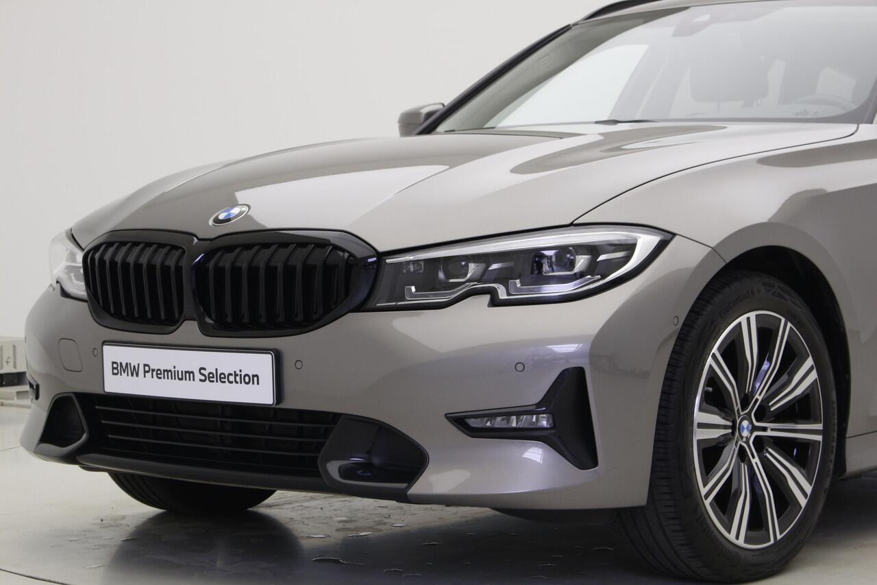 BMW 3-SERIE Touring 318i Sportline | Camera | Stoelverwarming | Hifi | Trekhaak |