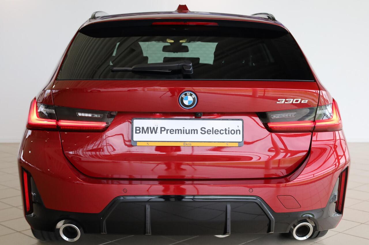 BMW 3-SERIE Touring 330e | M Sportpakket | Comfort Pack | Panorama dak | Trekhaak