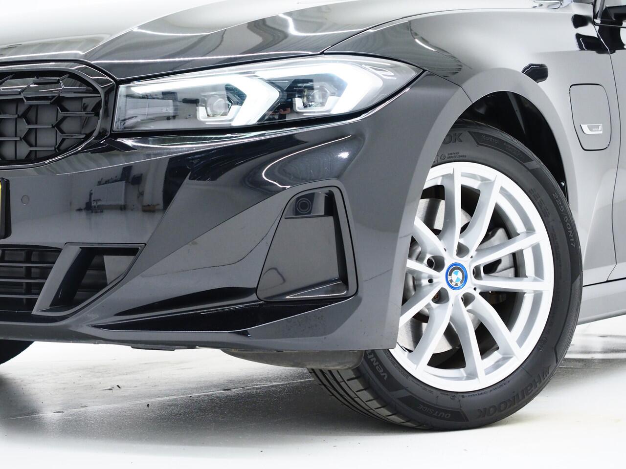 BMW 3-SERIE Touring 320e LCI Shadow Line | Nieuw Model | Widescreen | Carplay | Cruise | DAB | PDC | LED