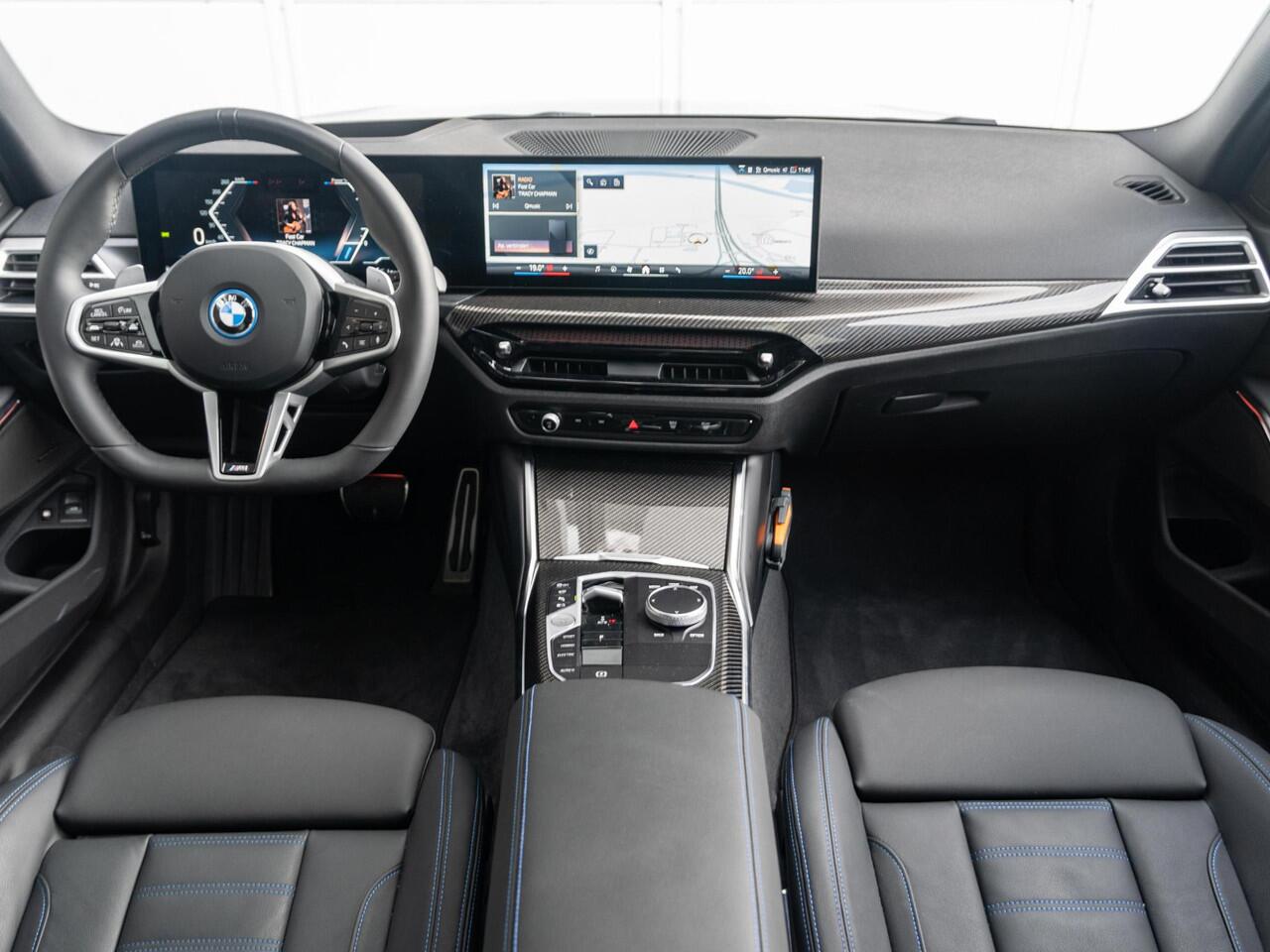 BMW 3-SERIE Touring 330e | M Sportpakket Pro | Innovation Pack | Verwarmd Stuurwiel | Comfort Access | Panoramadak | Stoelverwarming | Harman Kardon | Trekhaak