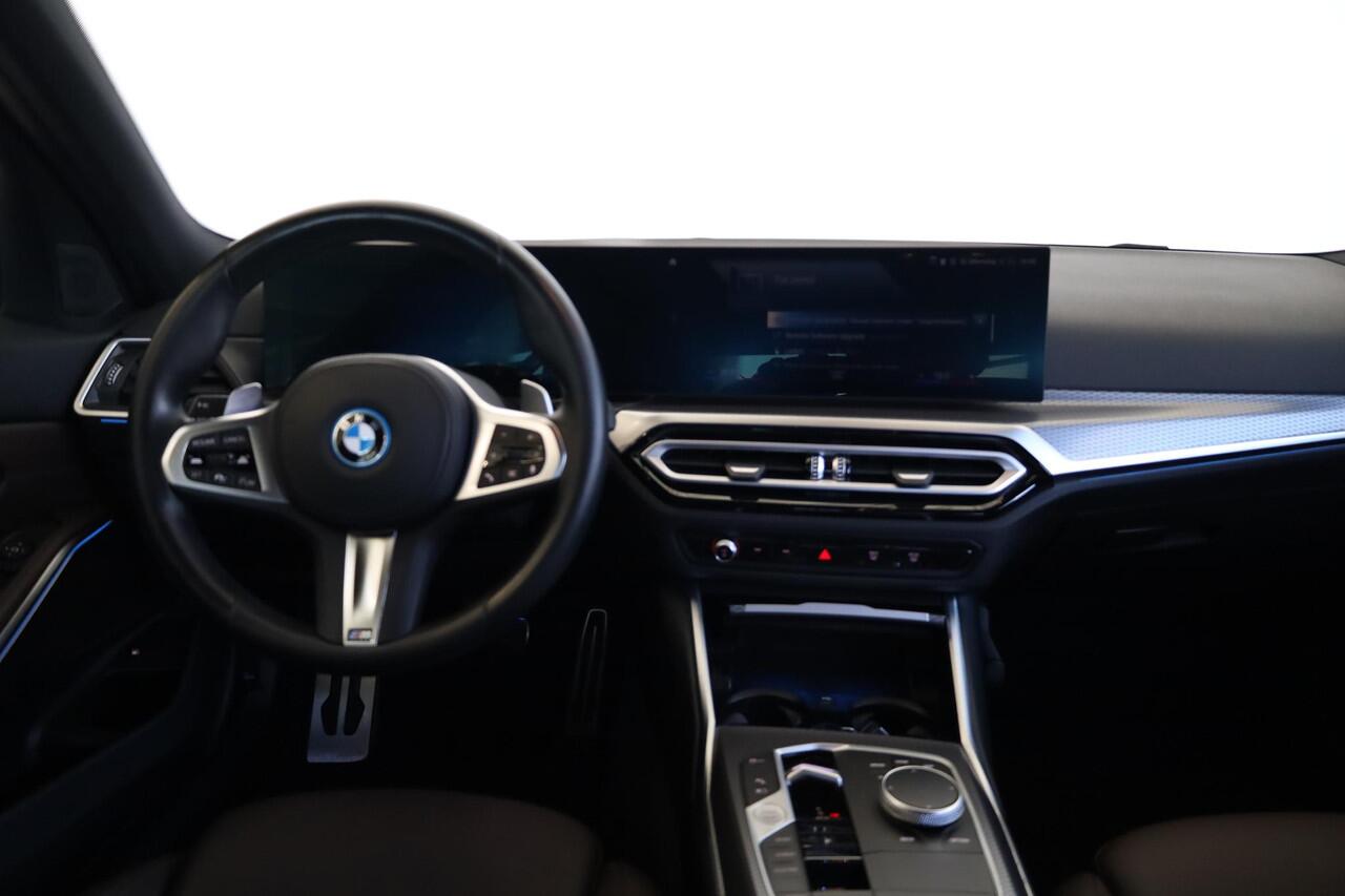 BMW 3-SERIE Sedan 330e | M Sportpakket