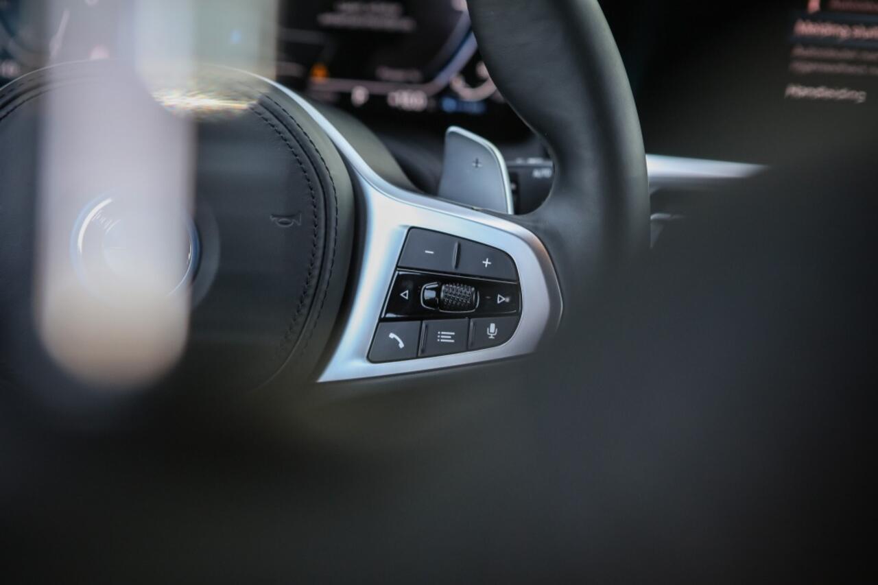 BMW 3-SERIE 330e M Sport | Trekhaak | Achteruitrijcamera | Adaptieve Cruise