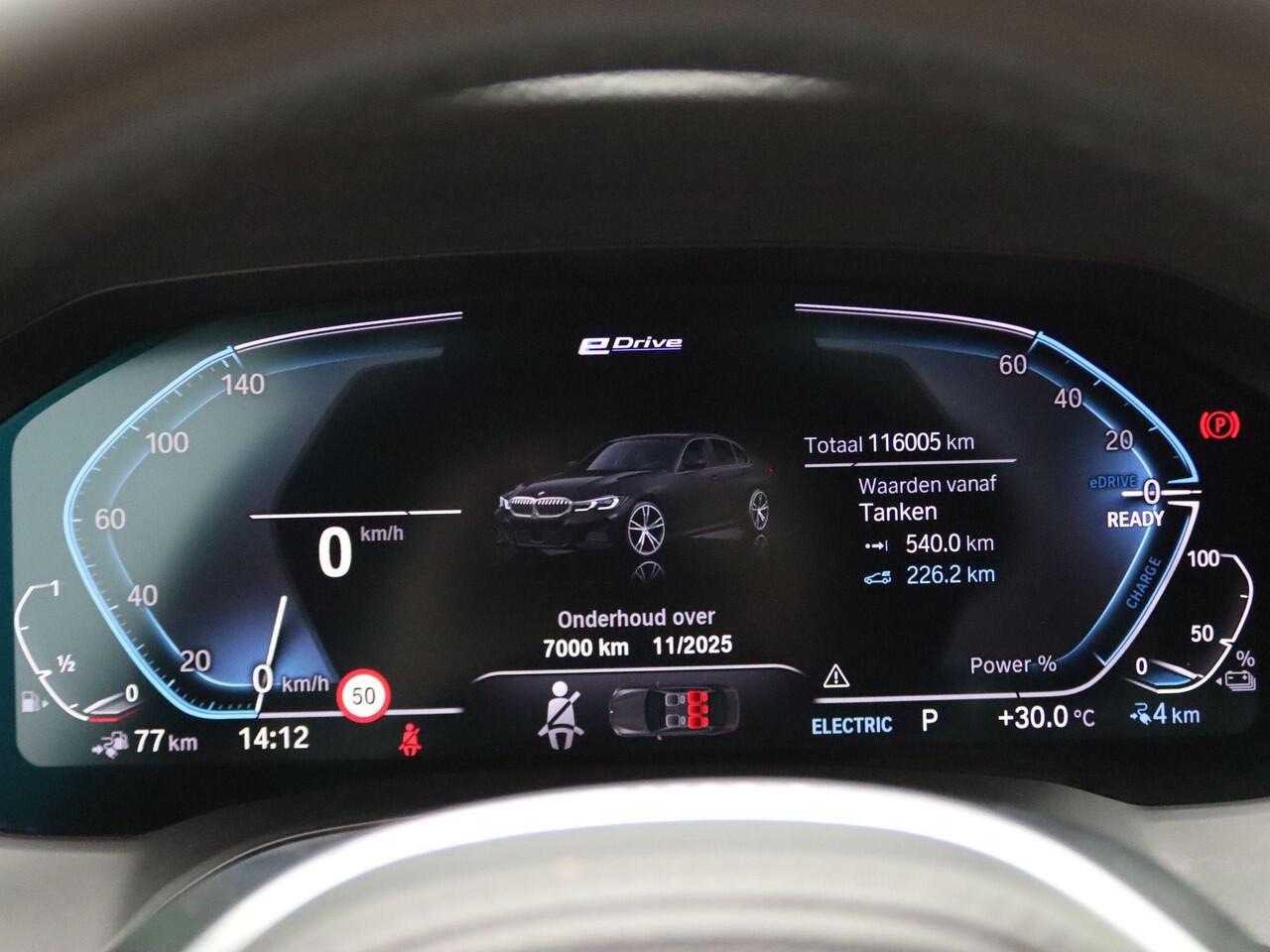 BMW 3-SERIE Sedan 330e High Executive | M Sportpakket | Audio Media Pack | Parking Pack | DAB | HiFi | 18''