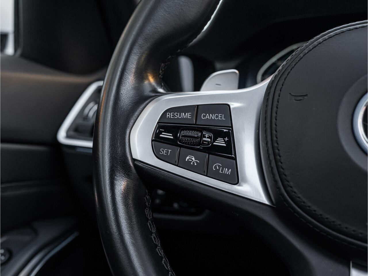 BMW 3-SERIE Touring 320e M-Sport Business Edition Plus PANO LASER 19 INCH CAMERA SHADOW LINE TREKHAAK DODEHOEK