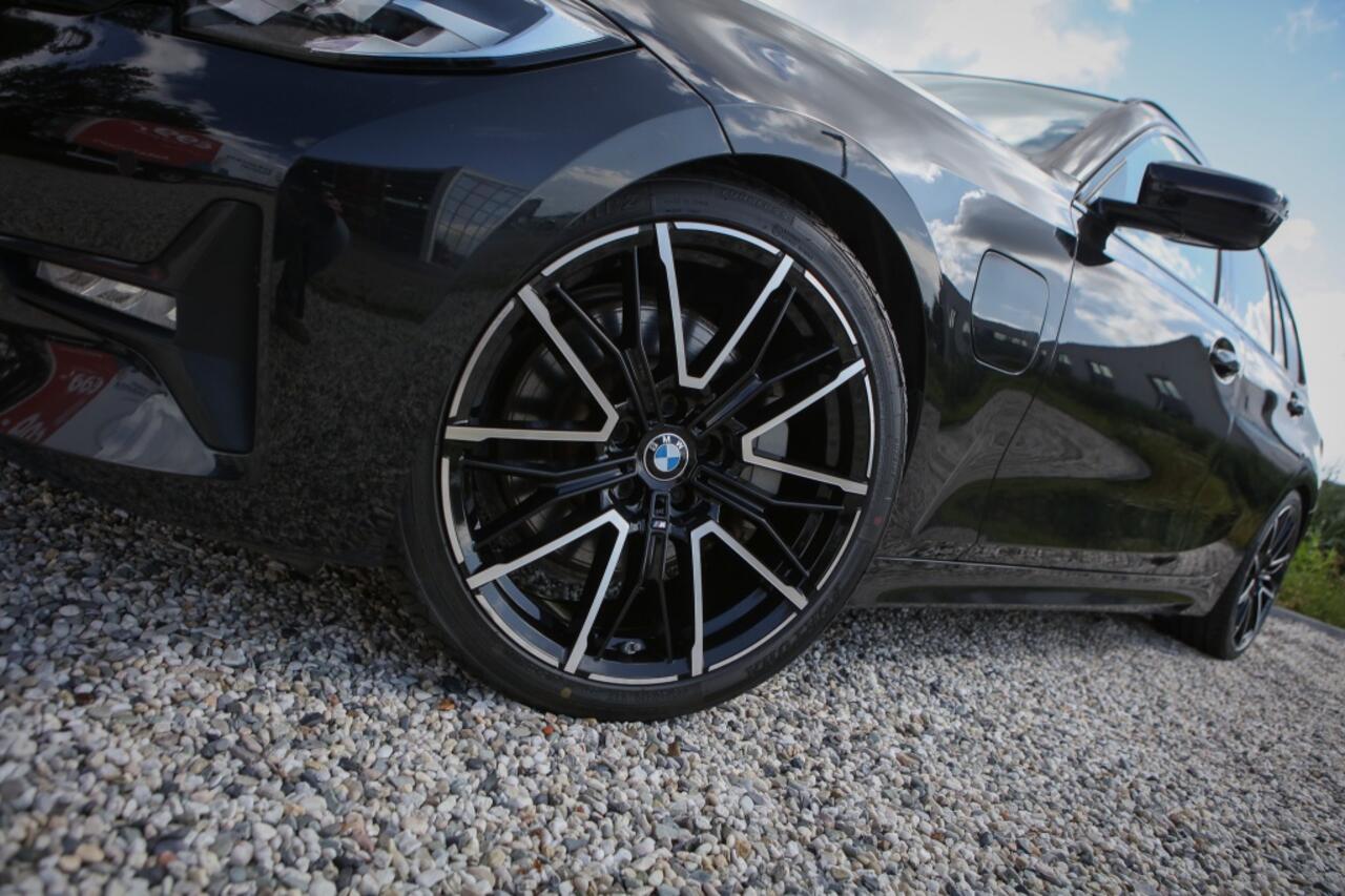 BMW 3-SERIE 330e Sport Line