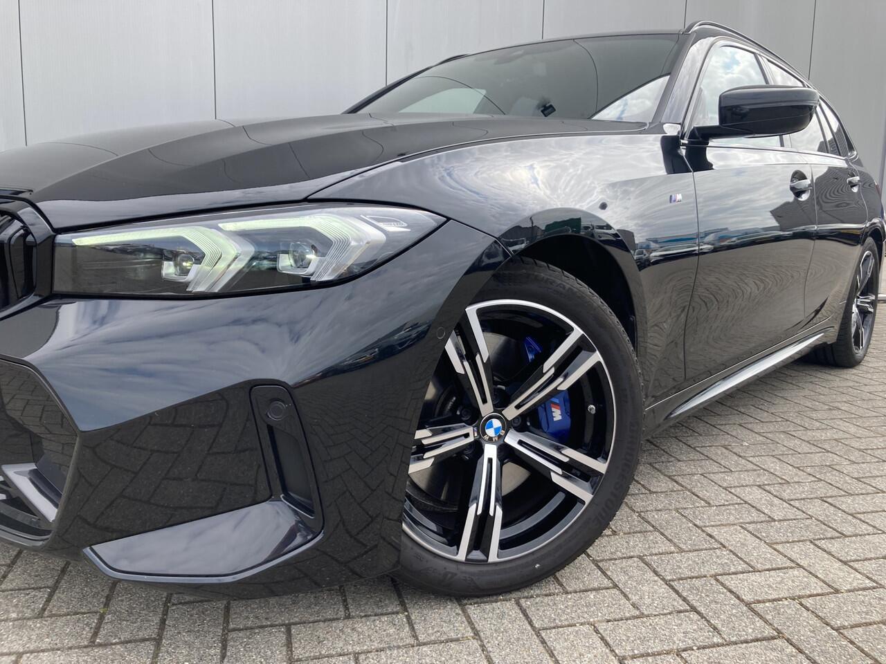 BMW 3-SERIE Touring M-Sport Automaat 330i Wegklapbare trekhaak, Achteruitrijcamera, Lederen bekleding, PDC v+a