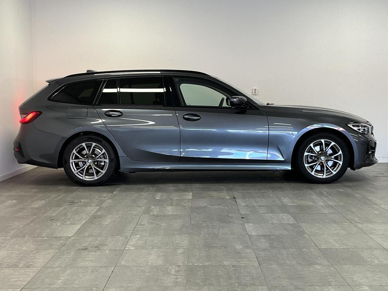 BMW 3-SERIE Touring 320i Sport Line Executive | ORG.NL | LEDER | CARPLAY |