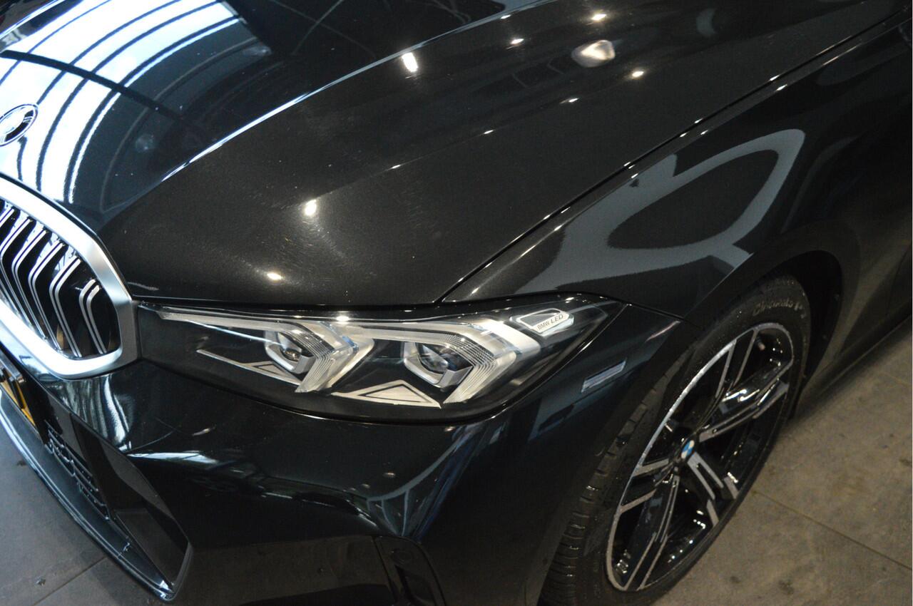 BMW 3-SERIE Touring 320d M-Sportpakket pano camera led 18 inch 190 pk !!