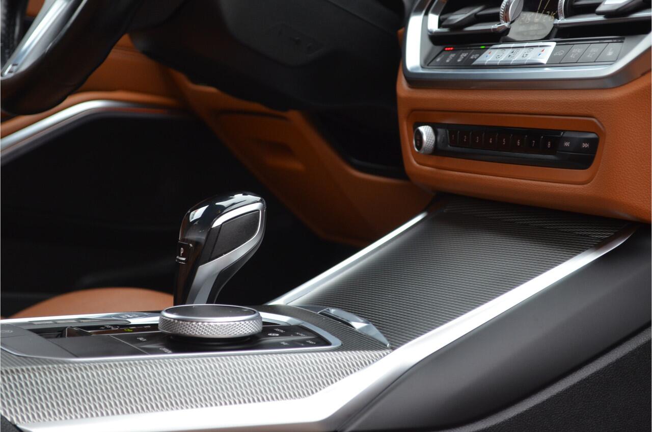 BMW 3-SERIE Touring 318i M Pakket Laser licht! | Leer | Carplay | Stoelverw | Camera | Zeer Mooi en verzorgd exemplaar!