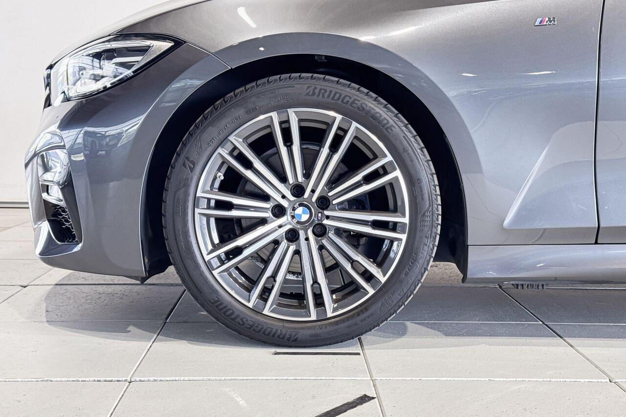 BMW 3-SERIE Sedan 320i Executive Edition Model M Sport | Selections