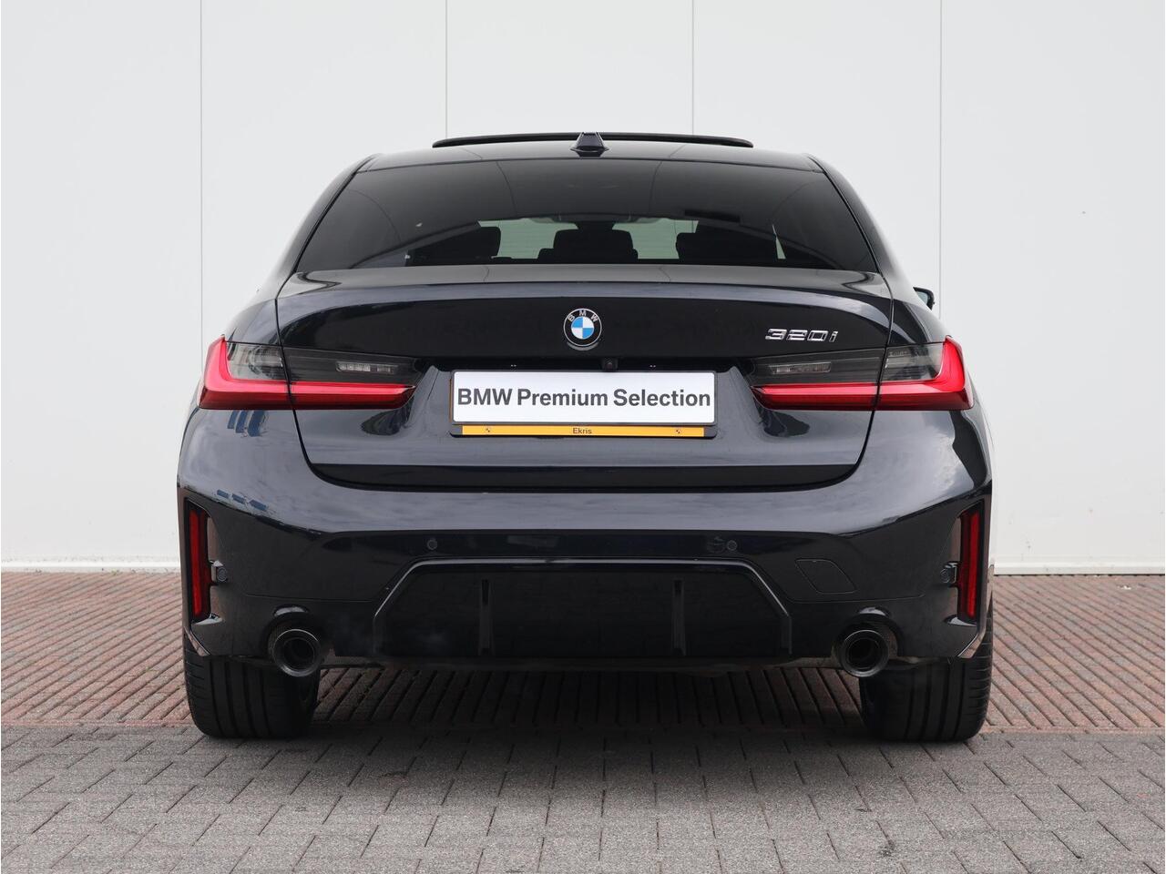 BMW 3-SERIE 320i M Sportpakket/ Schuifkanteldak/ Active Cruise Controle/ 19 inch