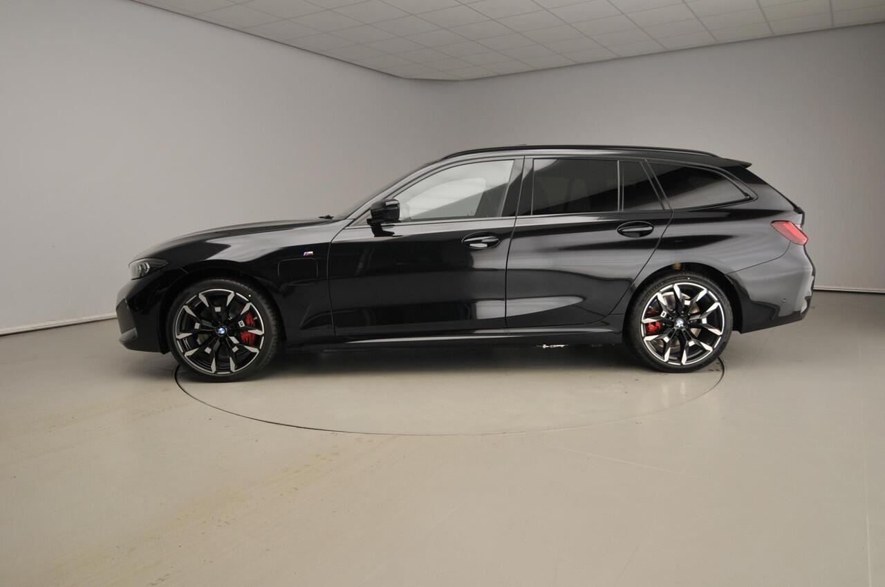 BMW 3-SERIE Touring 330e Individual Lak | M Sportpakket Pro | Innovation Pack | Comfort Pack | Panoramadak | Trekhaak