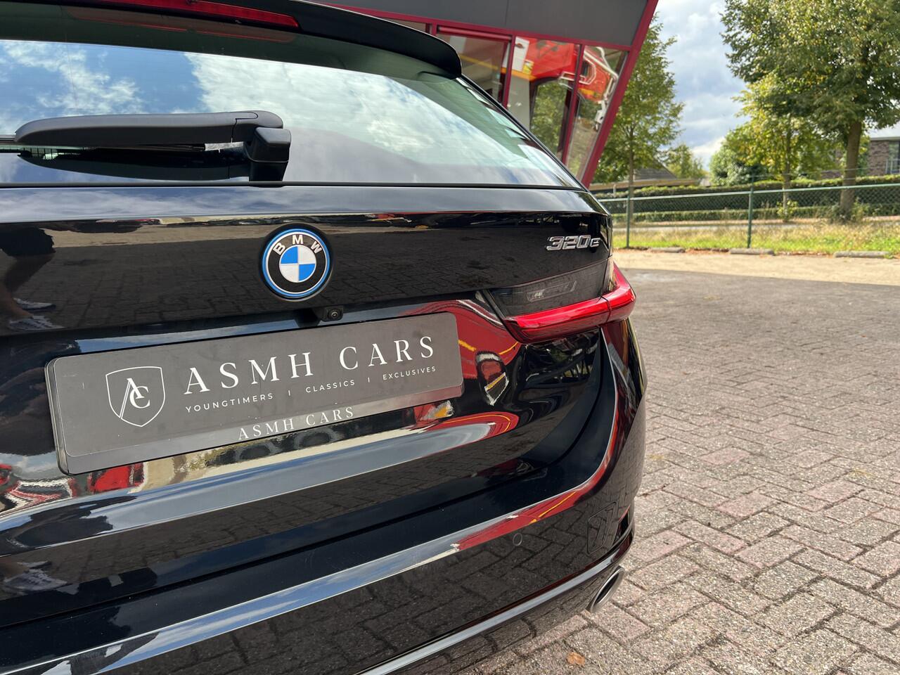 BMW 3-SERIE Touring 320e | NL auto | Widescreen |