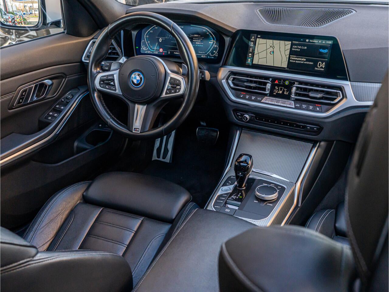 BMW 3-SERIE Touring 320e M-Sport Business Edition Plus PANO LASER 19 INCH CAMERA SHADOW LINE TREKHAAK DODEHOEK