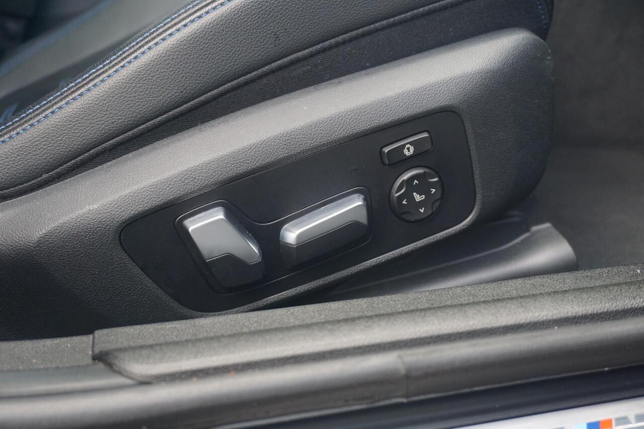 BMW 3-SERIE Touring M340i xDrive High Executive M Sport Plus Pack 19'' / Panoramadak / Harman Kardon / Head-Up Display / Elektrisch verstelbare stoelen / Trekhaak