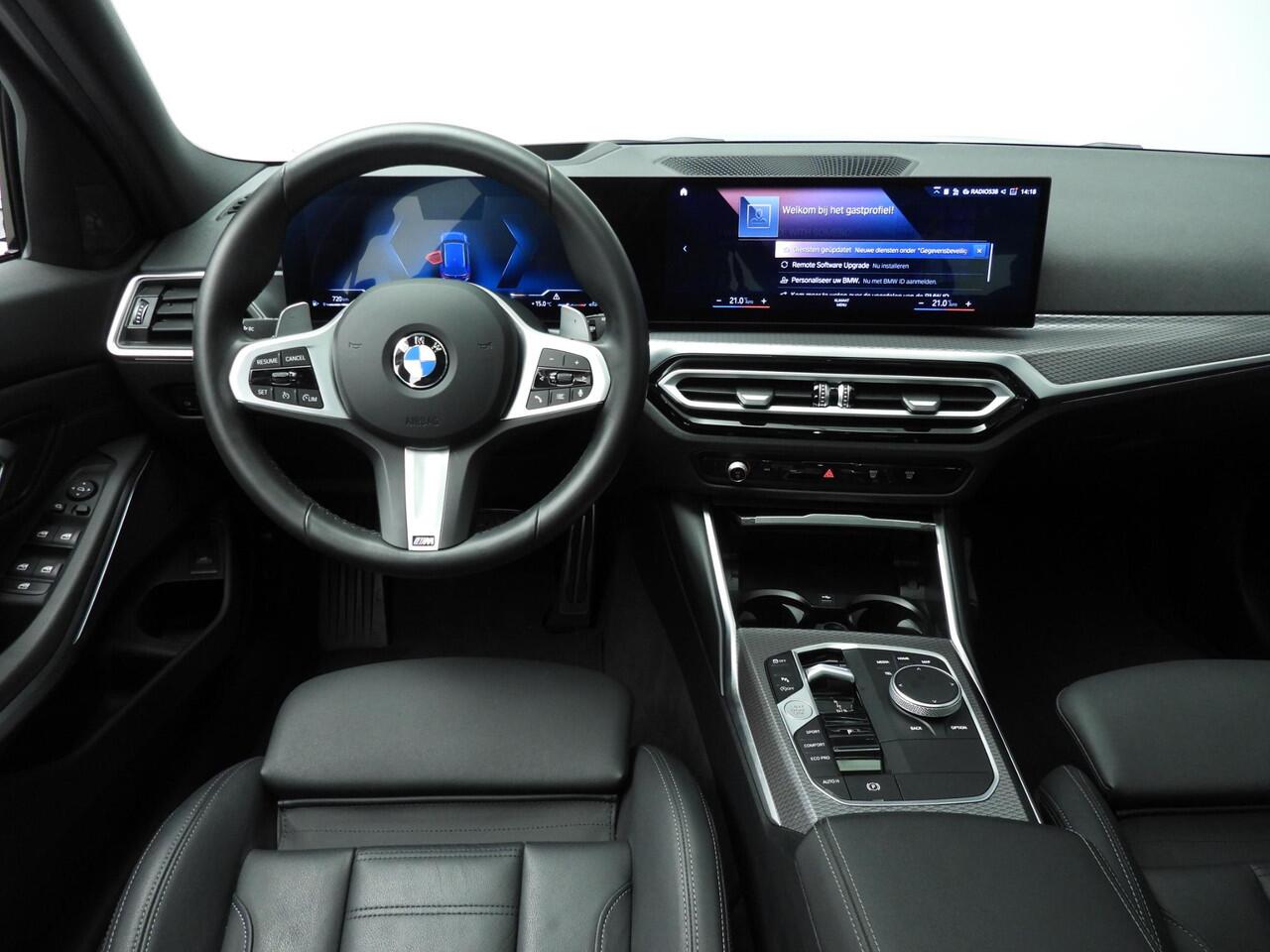 BMW 3-SERIE Touring 320i | M-Sportpakket | LED | Leder | HUD | Schuifdak | Sportstoelen | DAB | Harman-kardon sound | Alu 18 inch