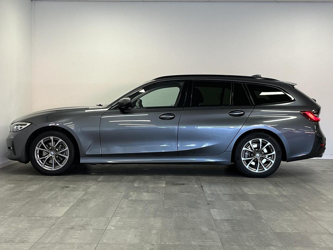 BMW 3-SERIE Touring 320i Sport Line Executive | ORG.NL | LEDER | CARPLAY |