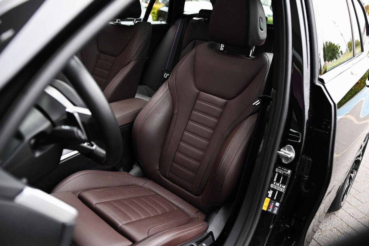 BMW 3-SERIE Touring 330e xDrive M Sport Automaat / Panoramadak / Trekhaak / Sportstoelen / Achteruitrijcamera / Adaptieve LED / Widescreen Display