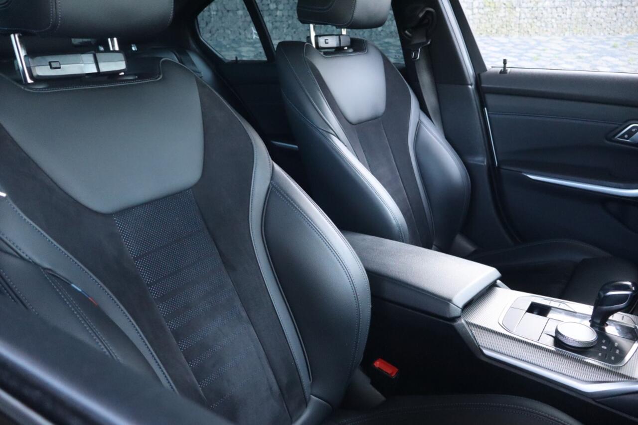 BMW 3-SERIE 320i M Sport I Geen Import I Sfeerverlichting I Alcantara