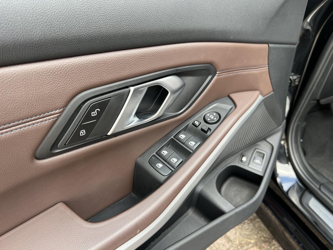 BMW 3-SERIE Touring 320e | NL auto | Widescreen |