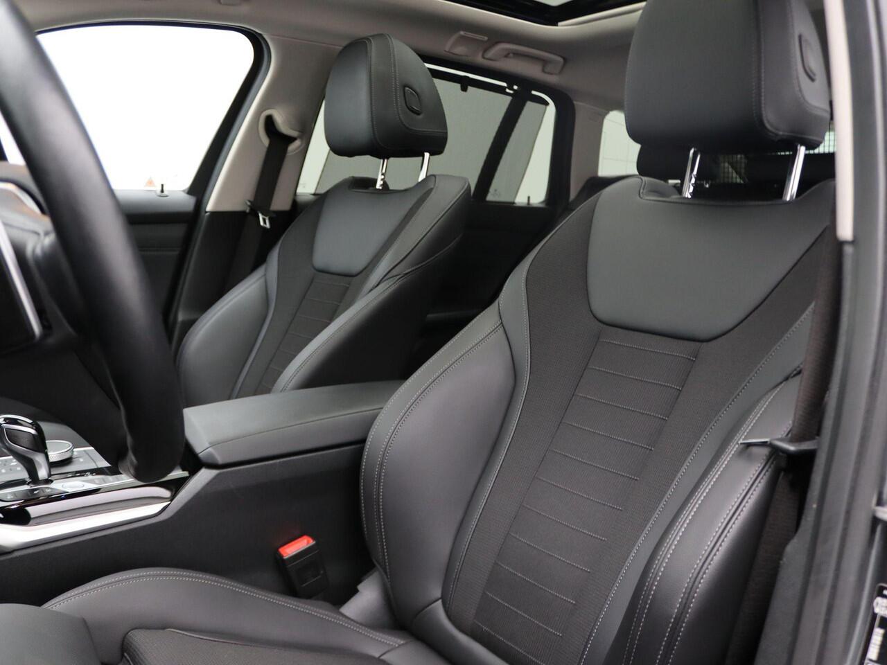 BMW 3-SERIE Touring 330e Model Sport Line | Stuurwielrand Verwarmd | M Adaptief onderstel | Comfort Access | Achteruitrijcamera | Panoramadak | Elektrisch Verstelbare Sportstoelen | Driving Assistant | Laserlight | Head-Up Display | DAB | HiFi | 17''