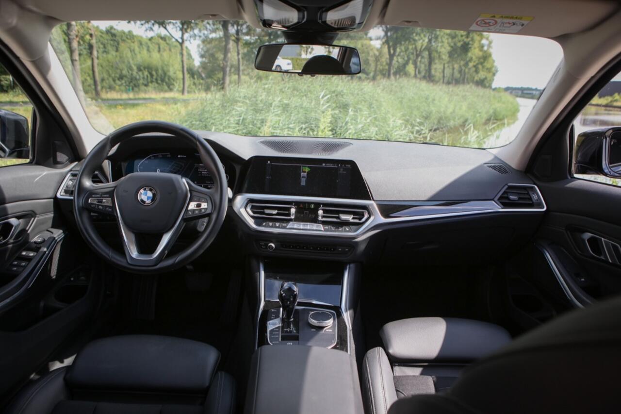 BMW 3-SERIE 330e Sport Line