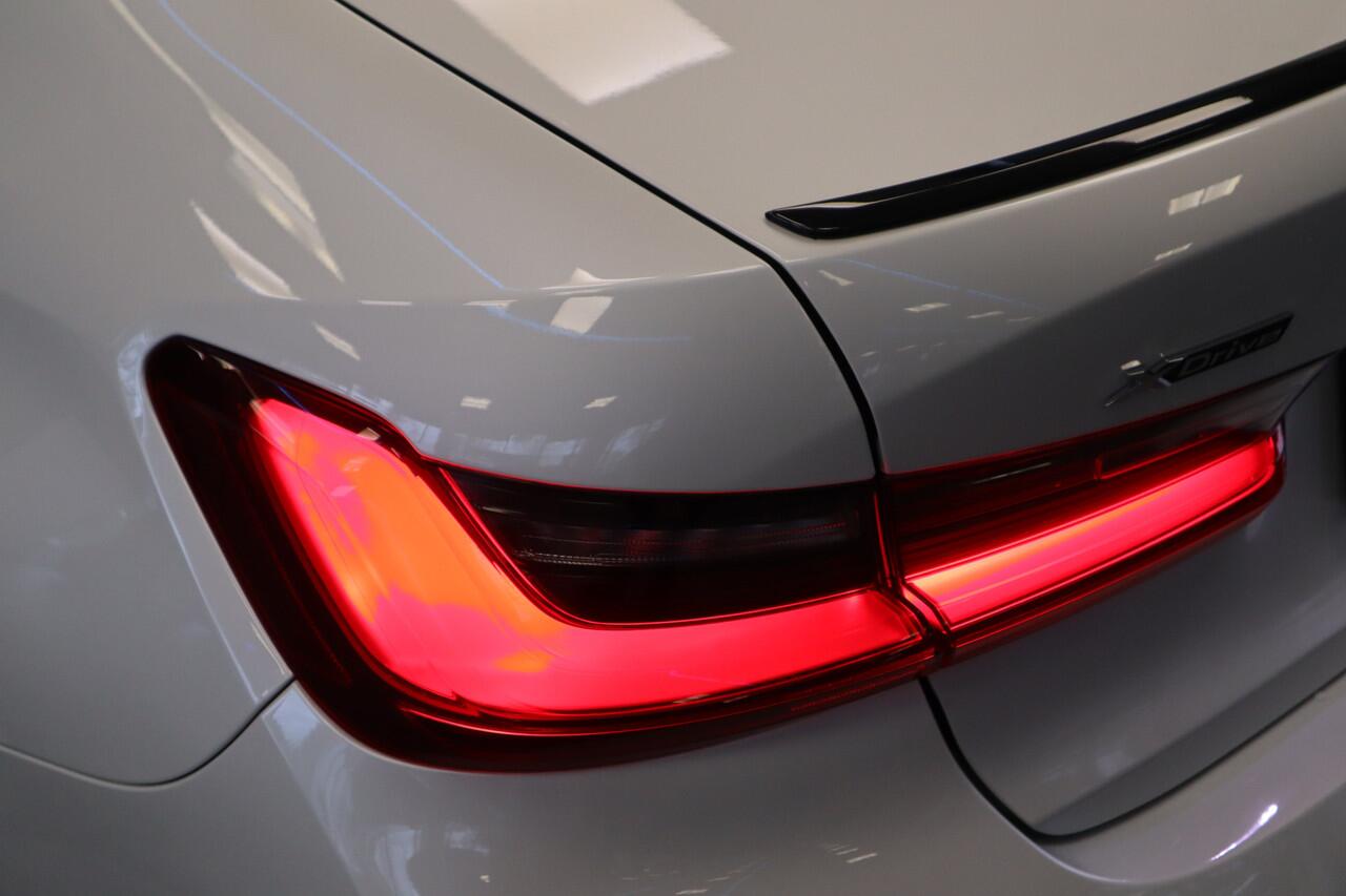 BMW 3-SERIE 330e xDrive ACC Head-UP Leder Elek. stoelen M sport Schuif/kanteldak 24 maanden garantie mogelijk (*vraag naar de voorwaarden)