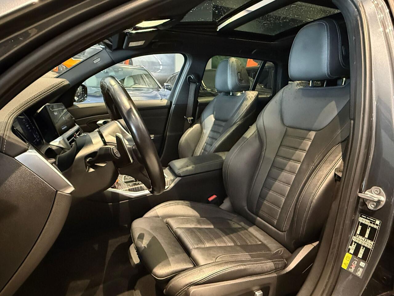 BMW 3-SERIE Touring 330e xDrive High Executive M Sport Panodak Laserled HUD Adaptive Cruise Leder