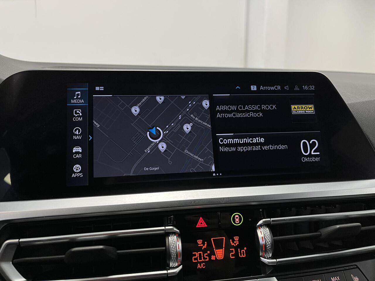 BMW 3-SERIE 320e M-sport | soH 95,6 % | LASER LIGHT | CARPLAY | CAMERA | LEER/ALCANTARA |