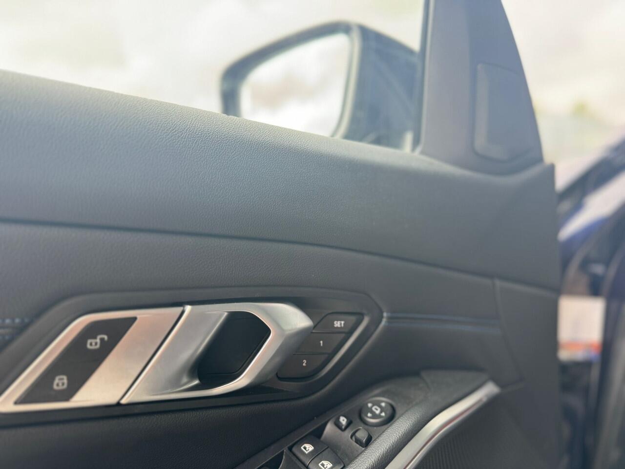 BMW 3-SERIE 330e M Sport HD/Adaptive/trekhaak/laser/Memory