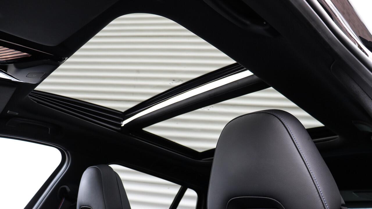 BMW 3-SERIE Touring 330e xDrive M-Sport Pro | Harman/Kardon | Head-up | Panoramadak | Trekhaak | M Sportstoelen | Memory | Comfort Access