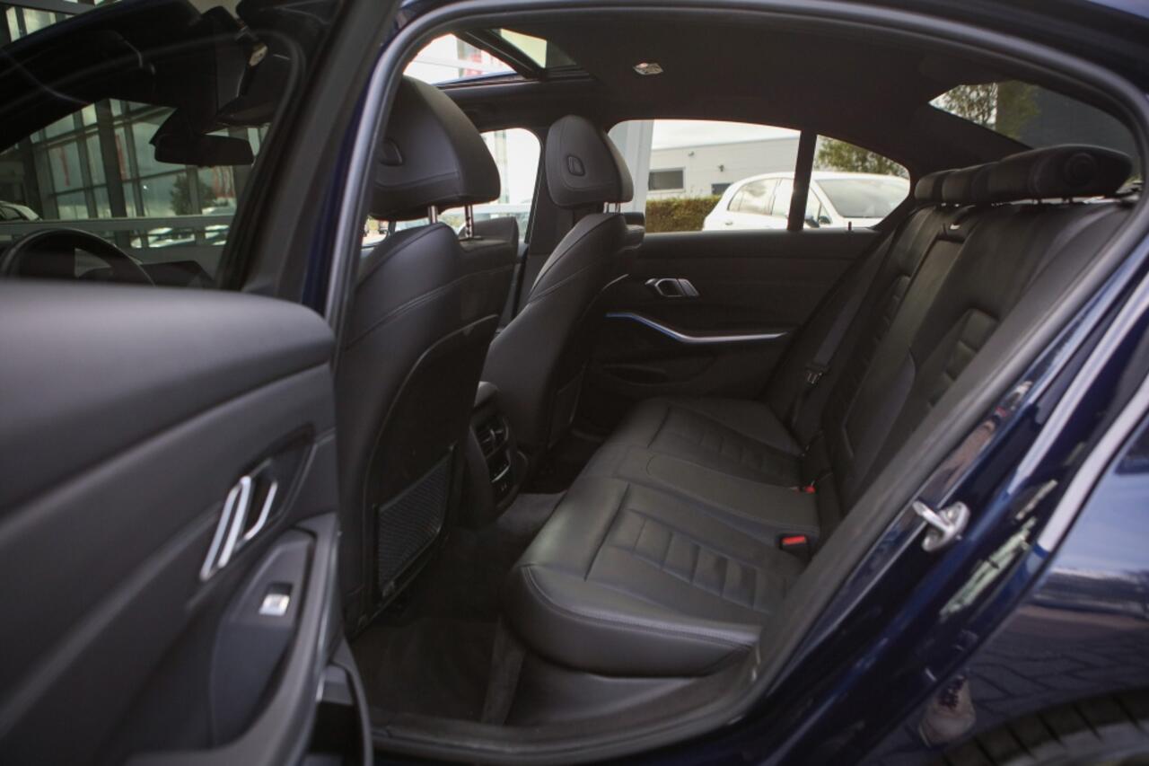 BMW 3-SERIE 320e | Laser | Schuif/Kantel | Apple Carplay | 360 Camera |