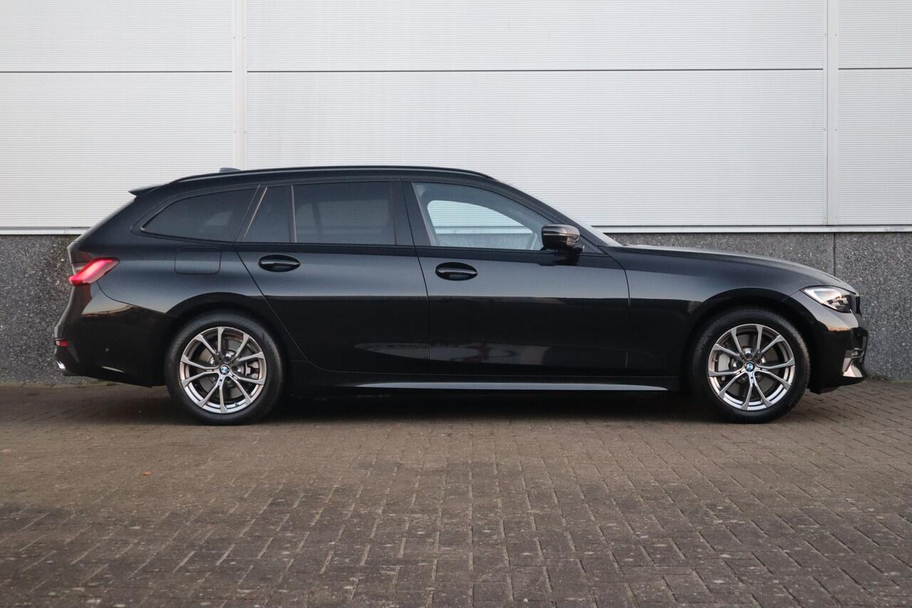 BMW 3-SERIE Touring 330e Sport Line / SOH 95% / Hifi / Camera / Sportstoelen /