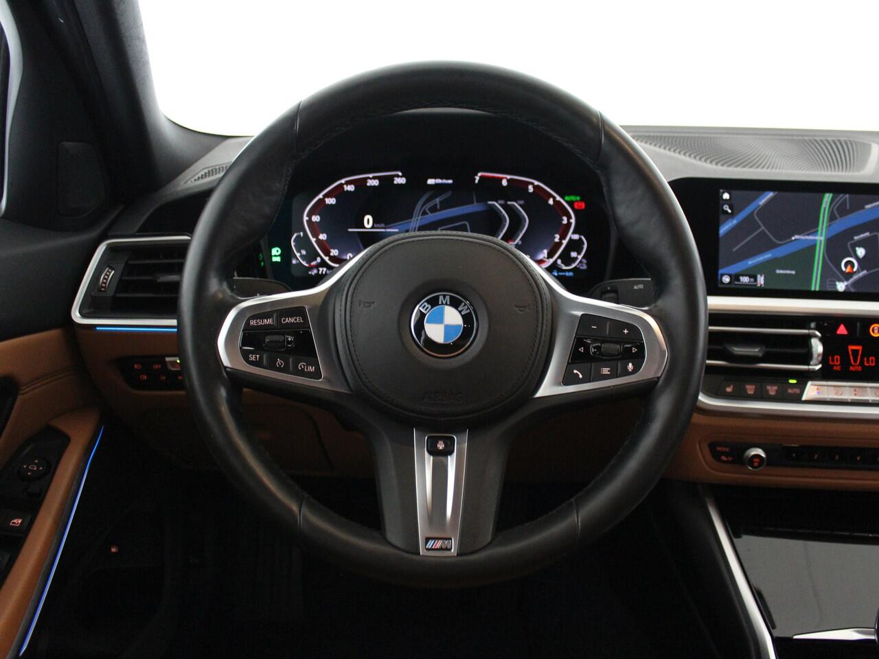 BMW 3-SERIE 330e eDrive Edition | Navi | Carplay | Leer | Cruise | PDC V+A | *