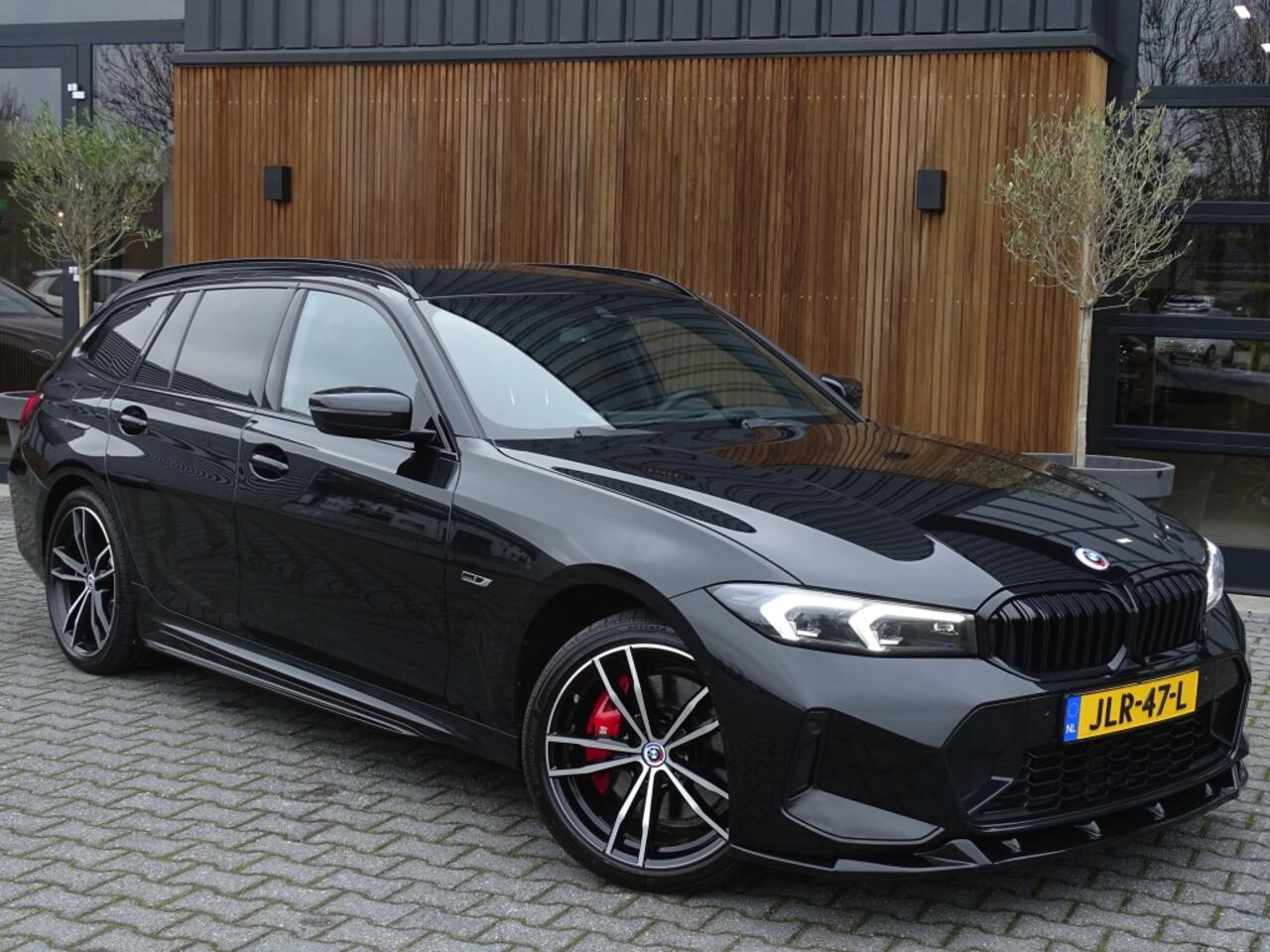 BMW 3-SERIE Touring 320e 204PK xDrive M Sport / nieuw type / LED