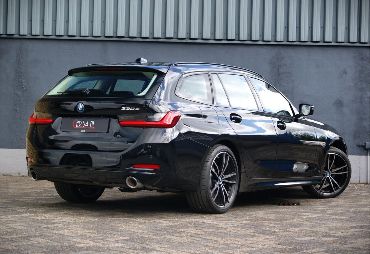 BMW 3-SERIE Touring 330e 292PK Nw model Soh 99% Widescreen/wegkl.trhk/Carplay/Sportstoelen Aut8