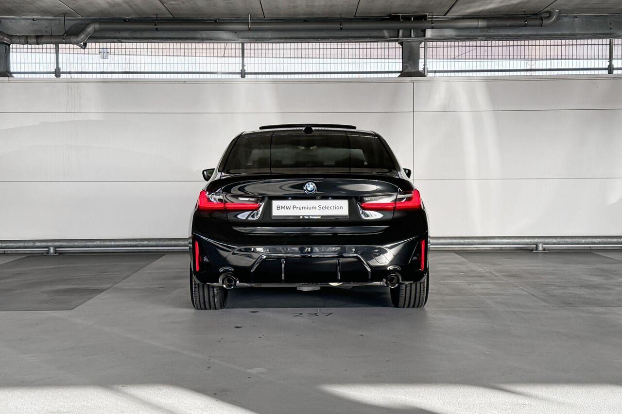 BMW 3-SERIE Sedan 320e | Selections | M Sportpakket | Trekhaak met elektrisch wegklapbare kogel |
