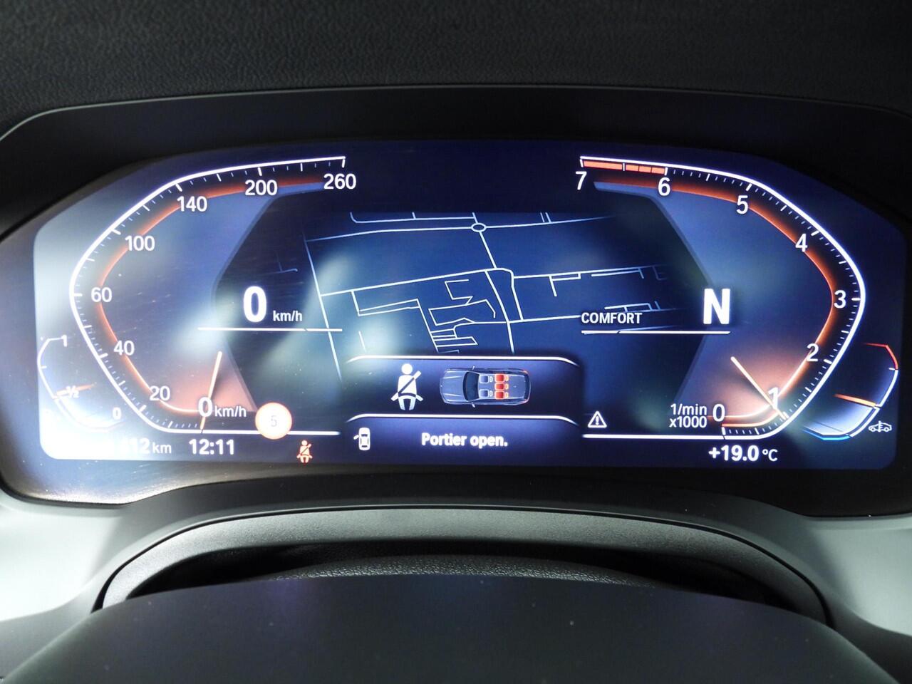 BMW 3-SERIE Touring 318i | Laserlicht | Leder | Navigatie | Schuifdak | Elektr. zetels | Shadow line | DAB | Alu 17 inch