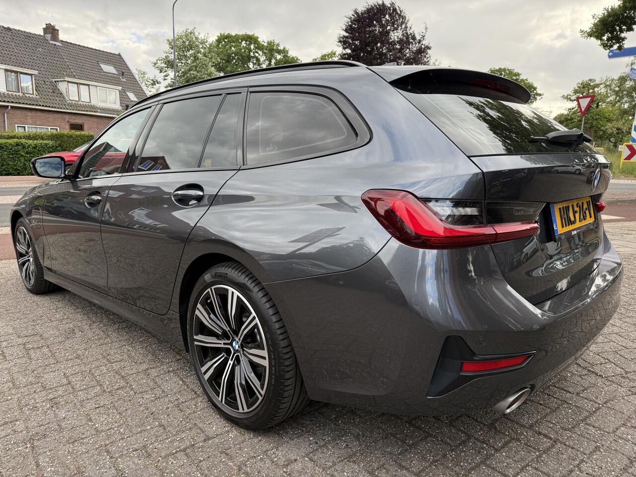 BMW 3-SERIE Touring 330e Business Edition+, Trekhaak | Navi+