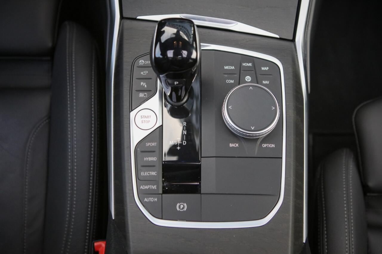 BMW 3-SERIE 320e | Laser | Schuif/Kantel | Apple Carplay | 360 Camera |