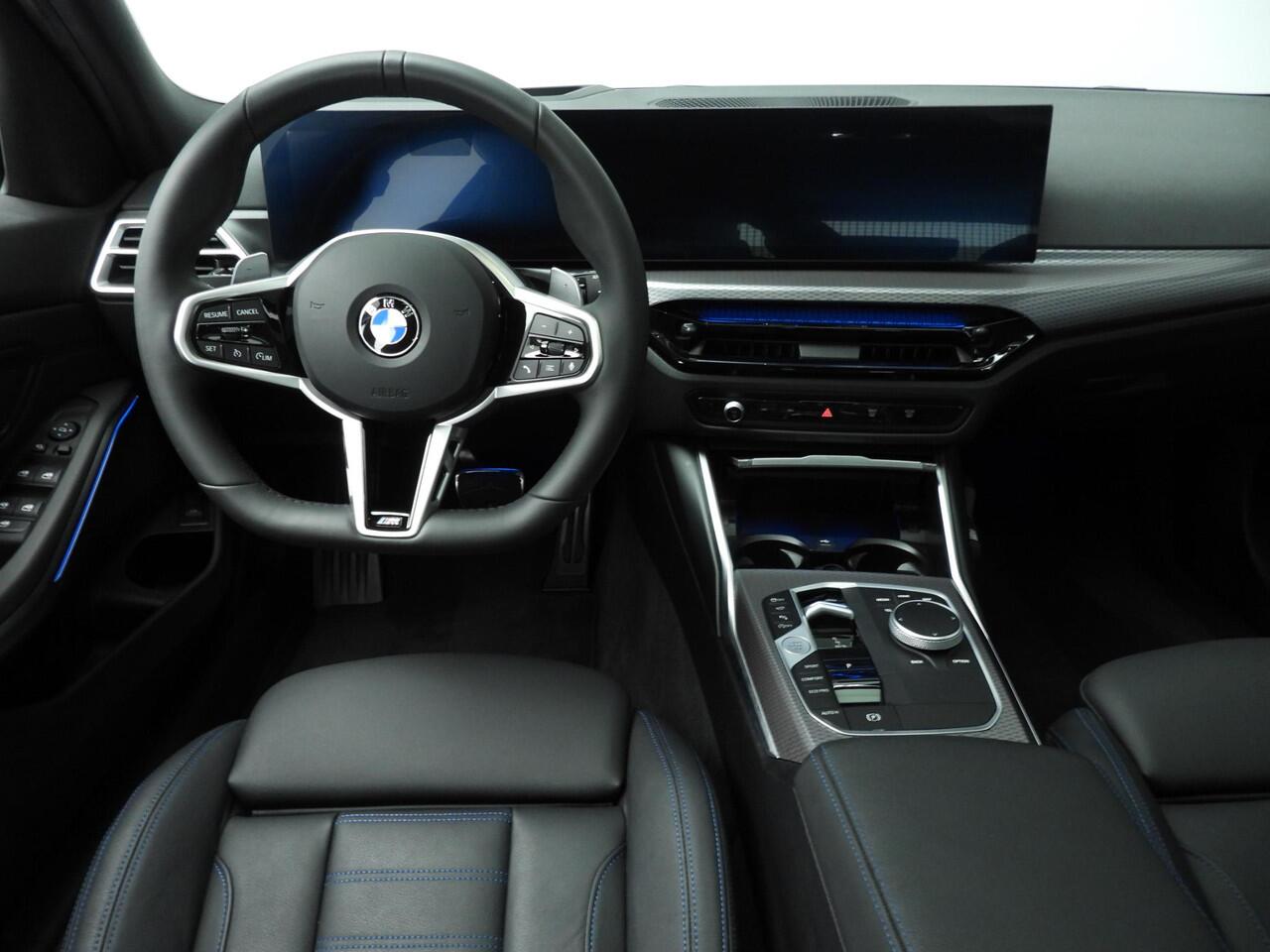 BMW 3-SERIE Touring 320i | M-Sportpakket | LED | Leder | HUD | Trekhaak | Schuifdak | Keyles go | DAB | Alu 19 inch