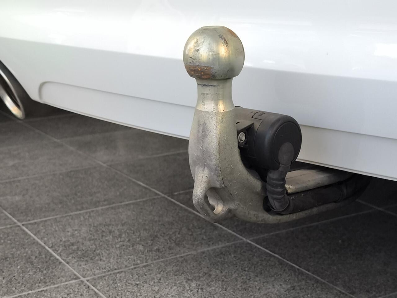 BMW 3-SERIE Touring 320i Business Edition 1e-Eig. & Dealer-Onderh. BOVAG-Garantie. NL-Auto.