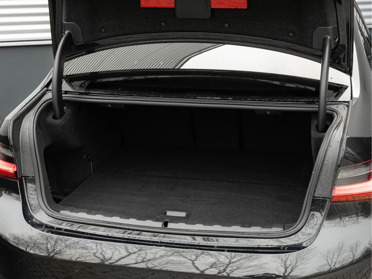 BMW 3-SERIE 330e M-Sport - LCI 2 - Schuifdak - Trekhaak - Widescreen - Hifi - Camera