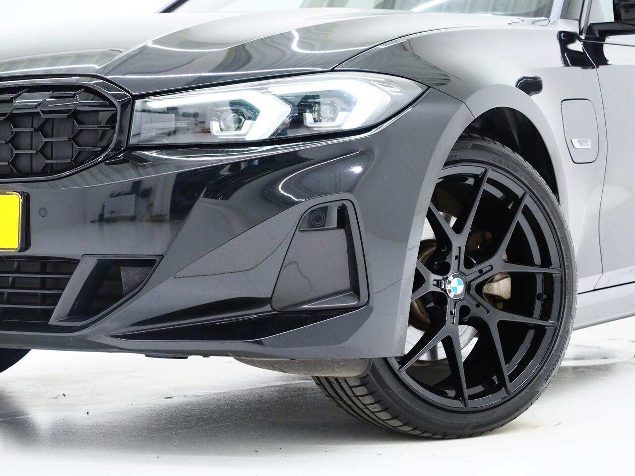 BMW 3-SERIE Touring 320e LCI Shadow Line | Nieuw Model | Widescreen | Carplay | Cruise | DAB | PDC | LED