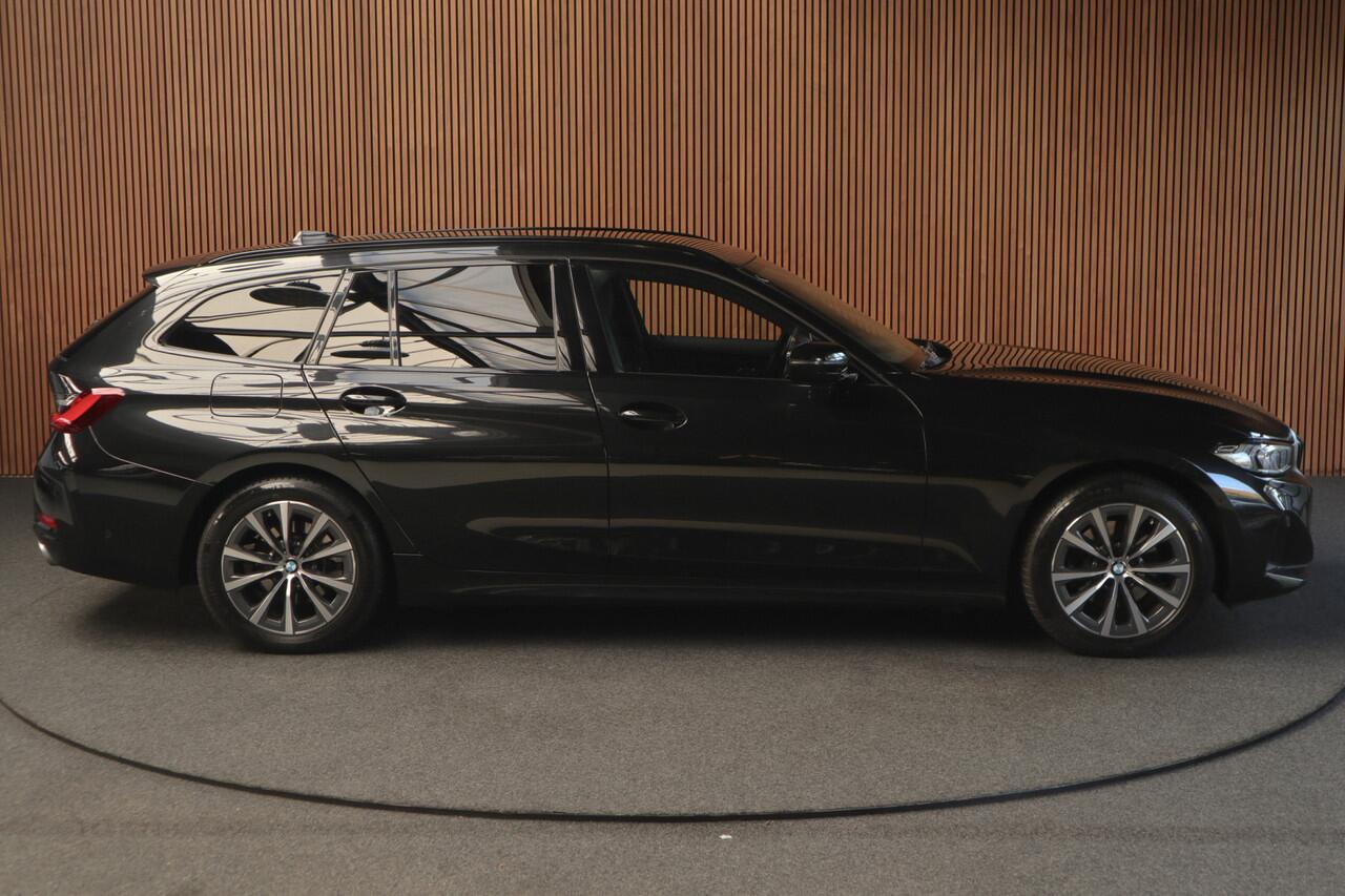BMW 3-SERIE Touring 320i HUD Matrix LED ACC Elektr. trekhaak Elektr. achterklep Leer Navi Camera Climate (3-zone) Sportstoelen PDC LM velgen BTW auto
