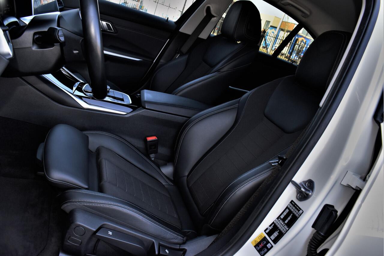 BMW 3-SERIE 330e 292pk Sport Line Plus 1eEig. Dealer OH Carplay/Virtual/Camera/Sportstoelen/Leer/Navi/Led/Lmv
