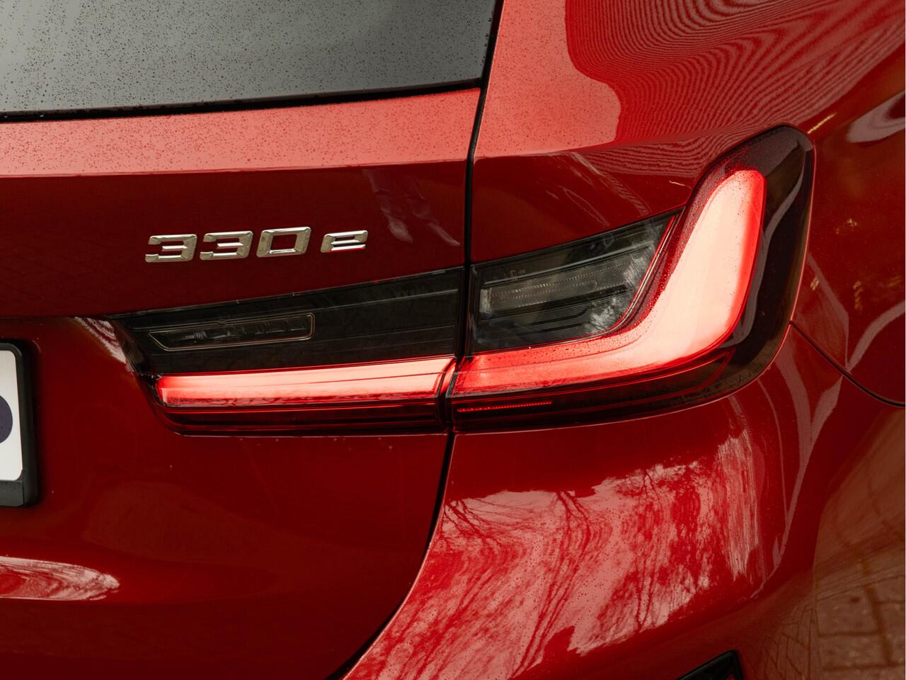 BMW 3-SERIE Touring 330e M-Sport - Pano - Trekhaak - LCI 2 - ACC - Hifi